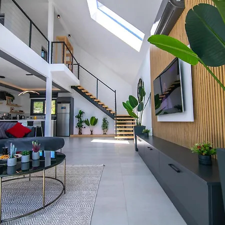 Region Random Villas By Lookbookholiday Вилла