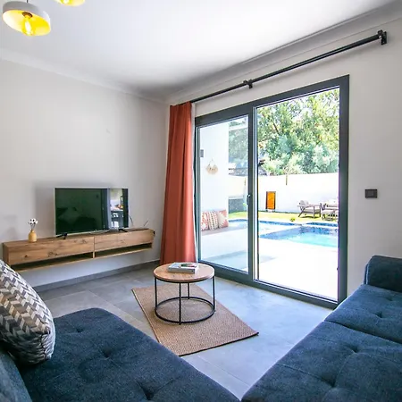 Region Random Villas By Lookbookholiday Villa *